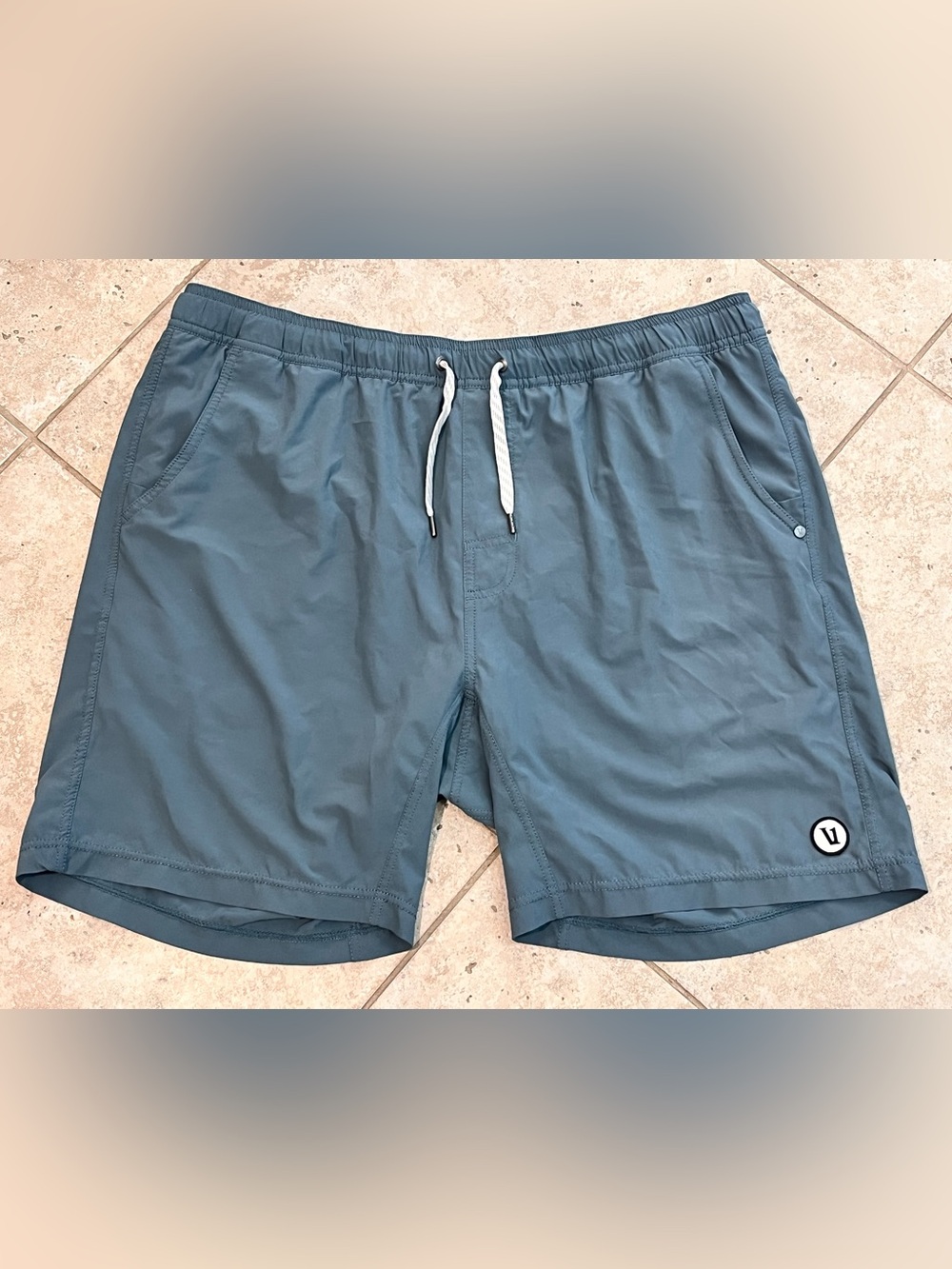 Vuori Kore Blue Green Mens 8" Inseam 2XL Lined Running Shorts XXL $88 EUC
